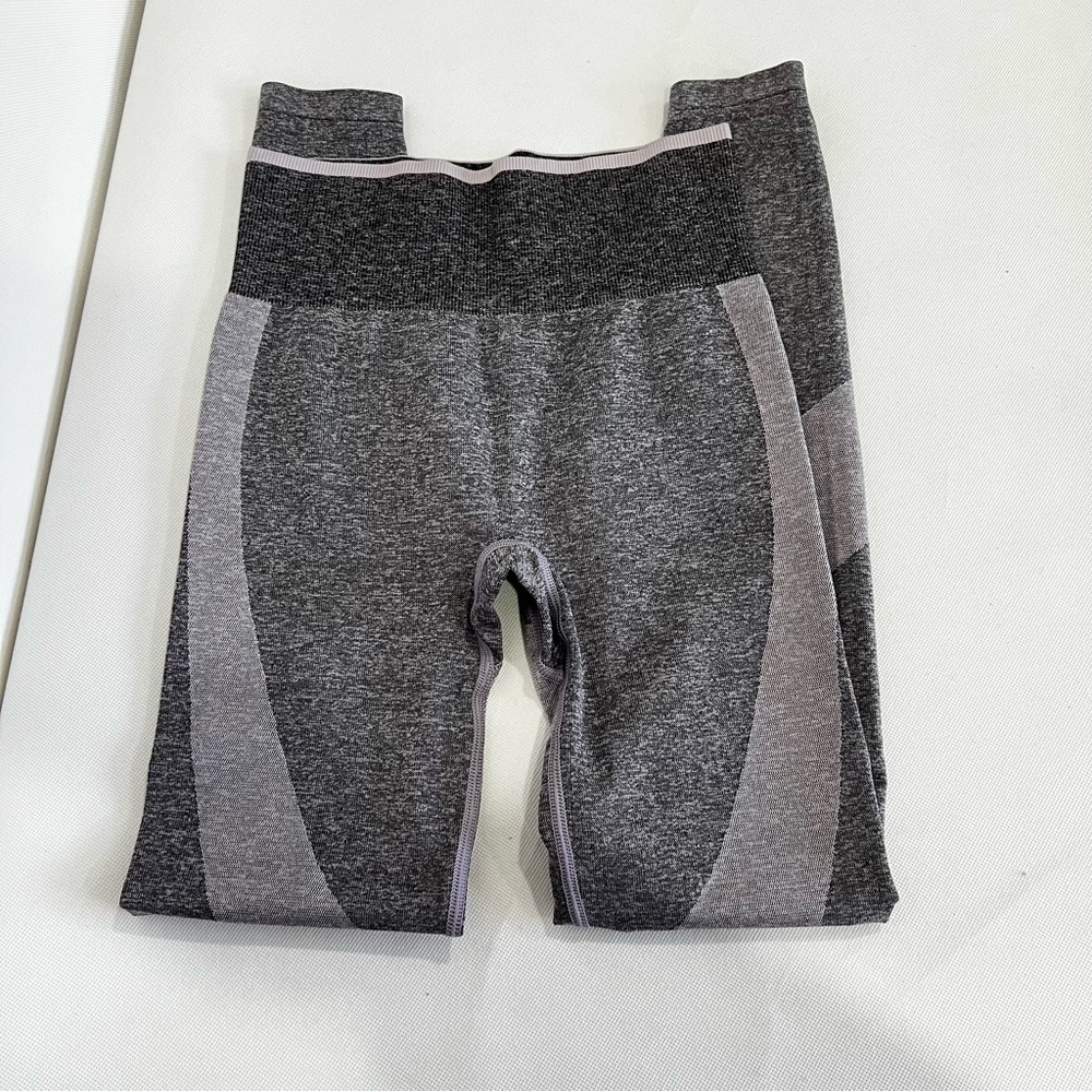 PINK Victoria's Secret Seamless Heathered Lavender/Black Size X-Small High-Waist